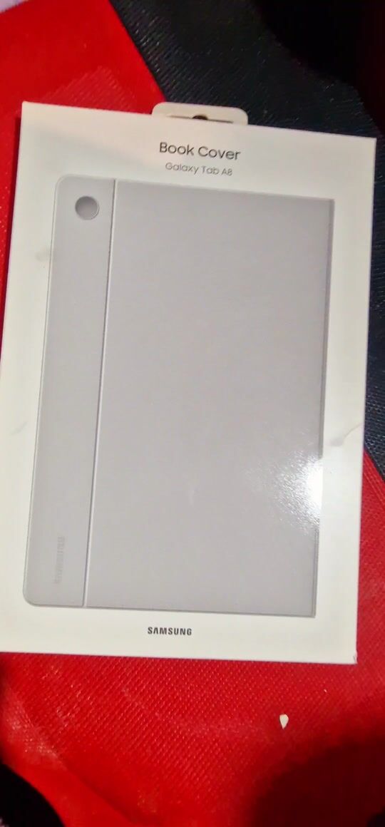 Husă Samsung Flip Cover din piele argintie (Galaxy Tab A8)