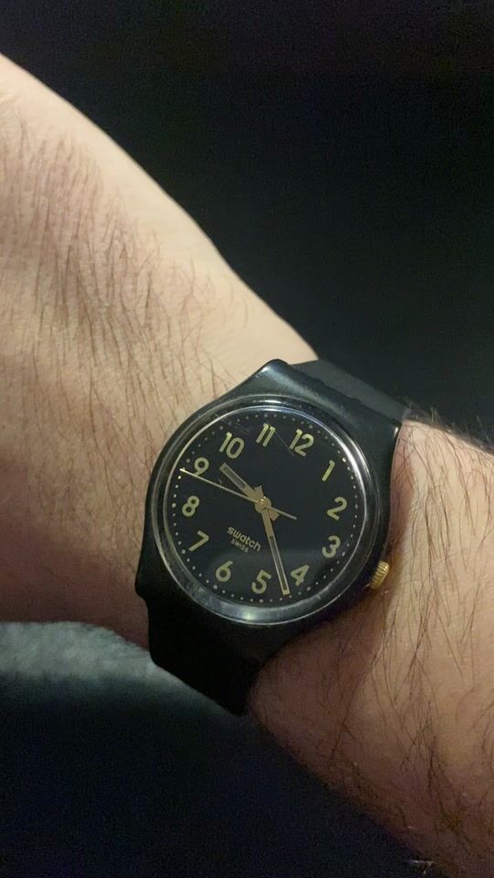 Swatch black with golden details