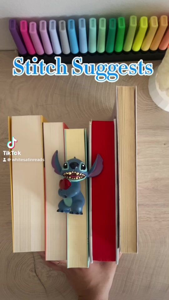 STITCH SUGGESTS: Books to read this summer ?
