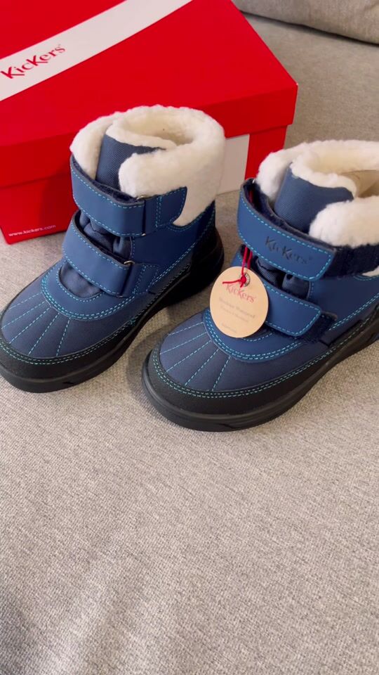 Deschiderea cutiei: Bocanci de zăpadă pentru copii Kickers ❄️☃️