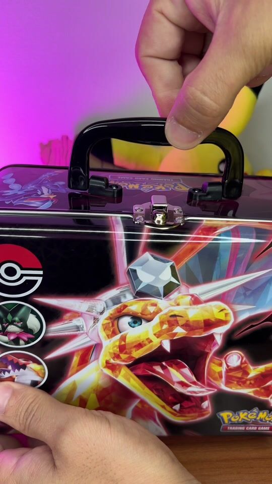 Υπέροχο Pokémon Collector Chest!