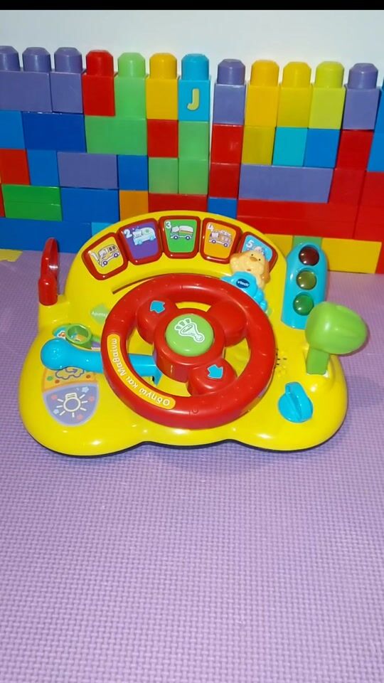 Steering wheel for aspiring young drivers