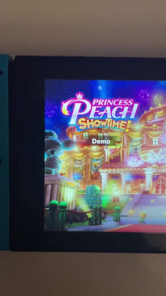 Jocul Switch Showtime al Prințesei Peach