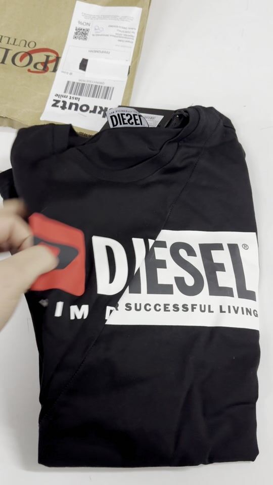 The hot seller ??✅✅ Diesel shirt !!!