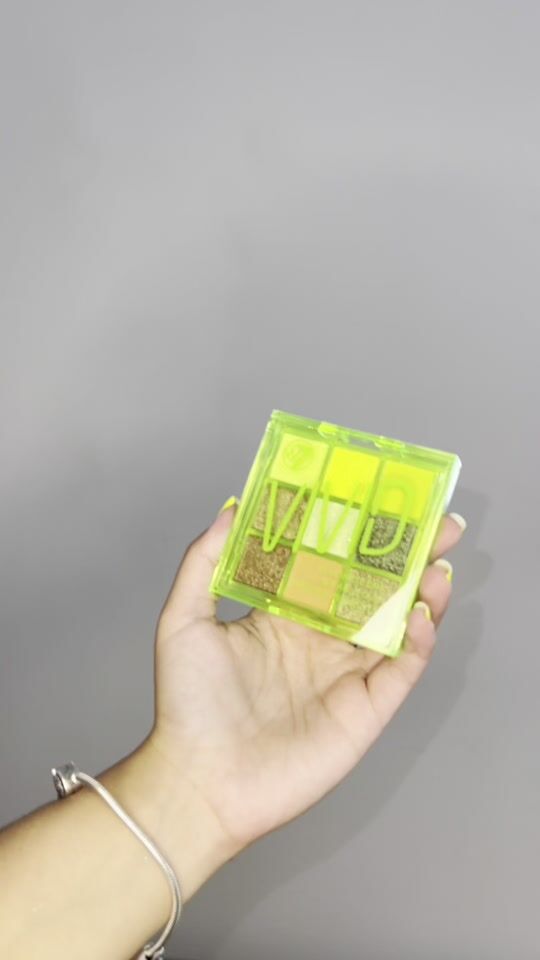 W7 Cosmetics Vivid Παλέτα με Σκιές Ματιών σε Στερεή Μορφή Glowin Green 9gr