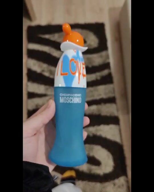 Recenzie pentru Moschino Cheap and Chic I Love Love Apă de Toaletă 100ml