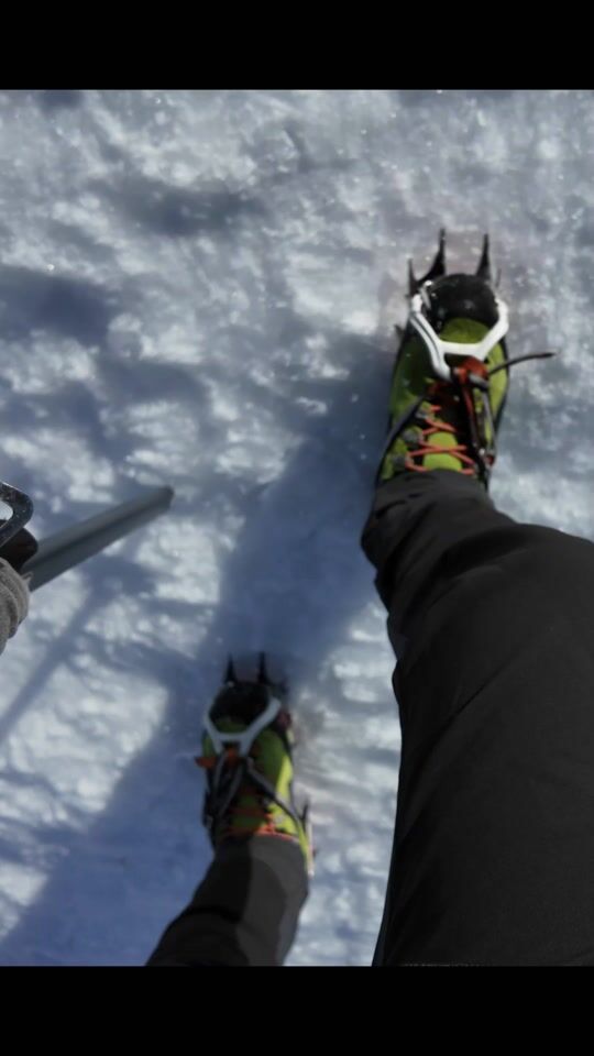 Echipament esențial pentru alpinism în timpul iernii!