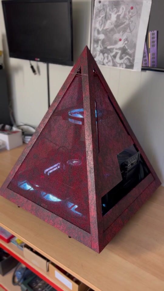 PC Build με το Azza Pyramid 804