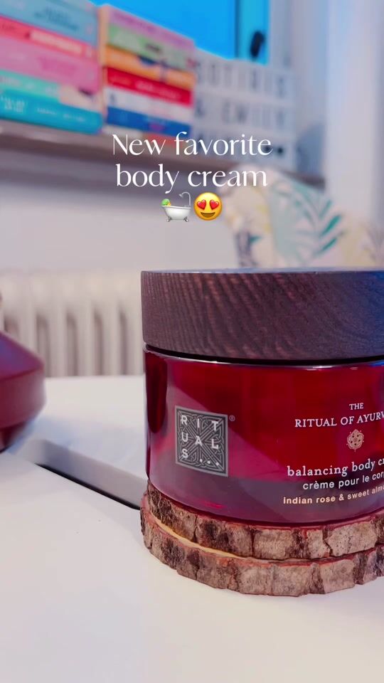 New obsession, this moisturizing body cream ?