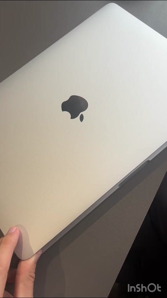 Το πρώτο μου καλο laptop 💻 Apple φυσικά 