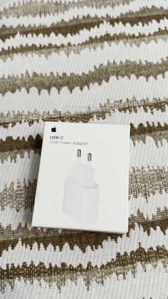 Review for Apple Wireless Charger with USB-C Port 20W White (Power Adapter)
