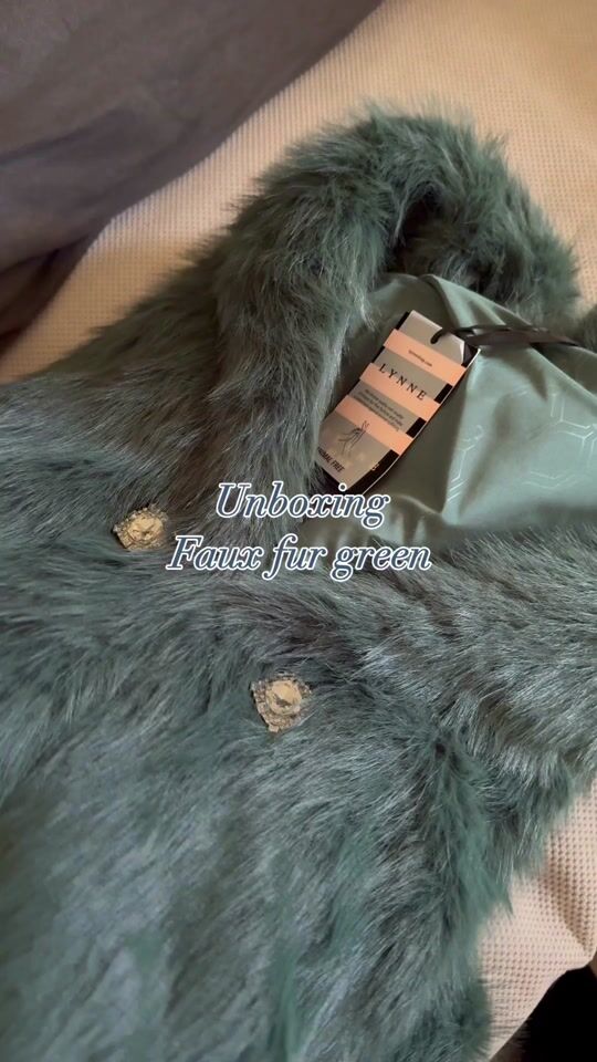 Unboxing: Faux fur green ❤️🎄