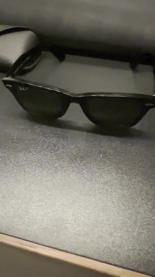 All time classic γυαλί ηλίου Ray Ban Wayfarer 4340! Δεν το αλλάζω!! 🕶️
