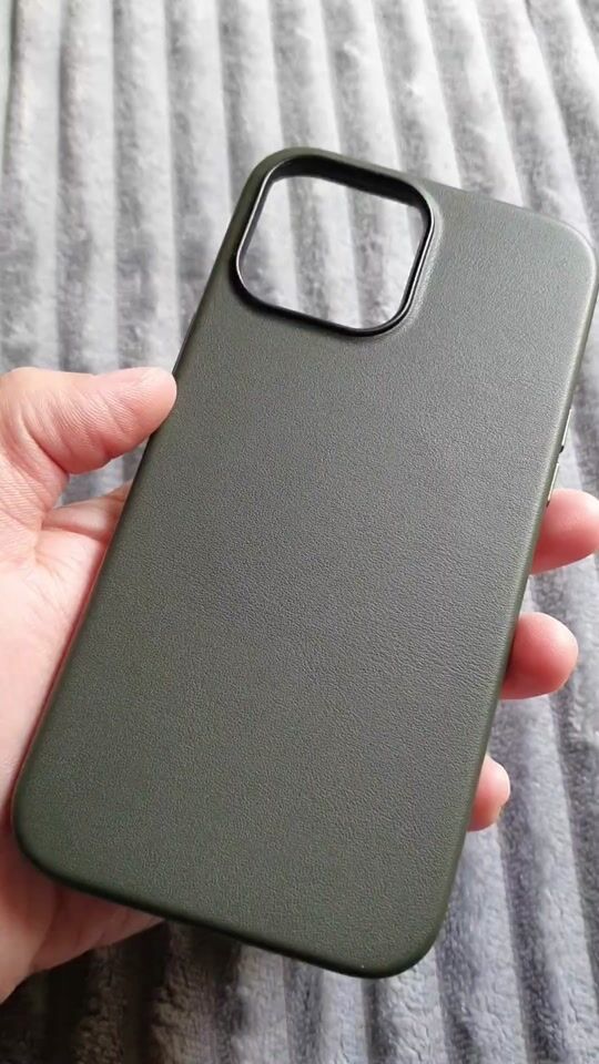 Review for Vivid Leather MagSafe Back Cover in Olive Green (iPhone 13 Pro Max)