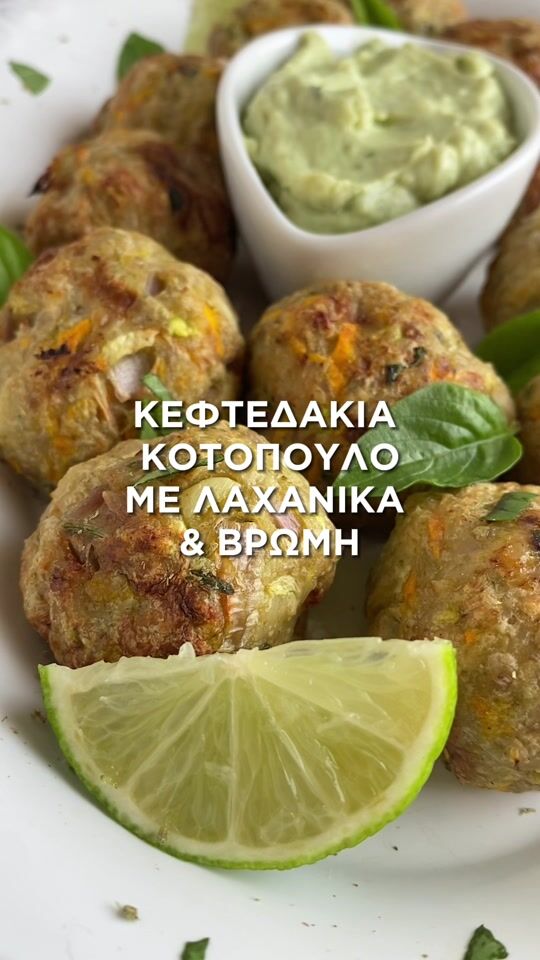 Fluffy chicken meatballs with vegetables and oats