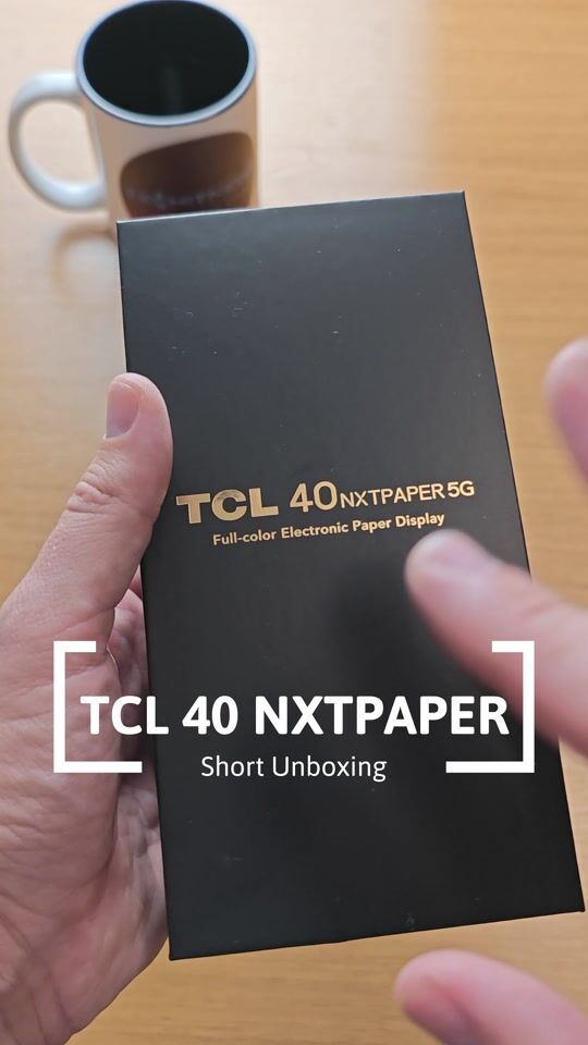 Deschiderea cutiei TCL 40 NXT Paper, Telefonul cu cel mai unic ecran!