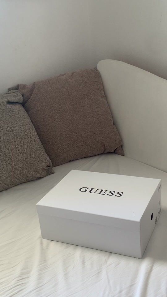 Unboxing: Guess Sneakers Black