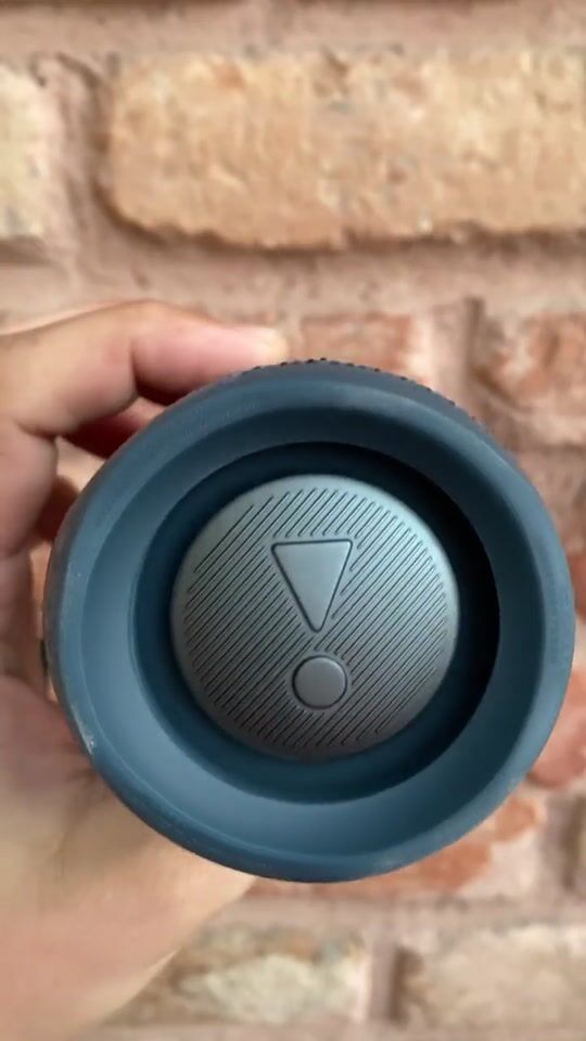 The speaker with the best reviews on the internet! JBL flip 5