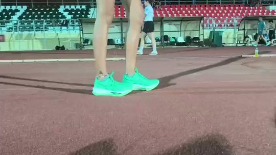 Прегледайте кратко видео