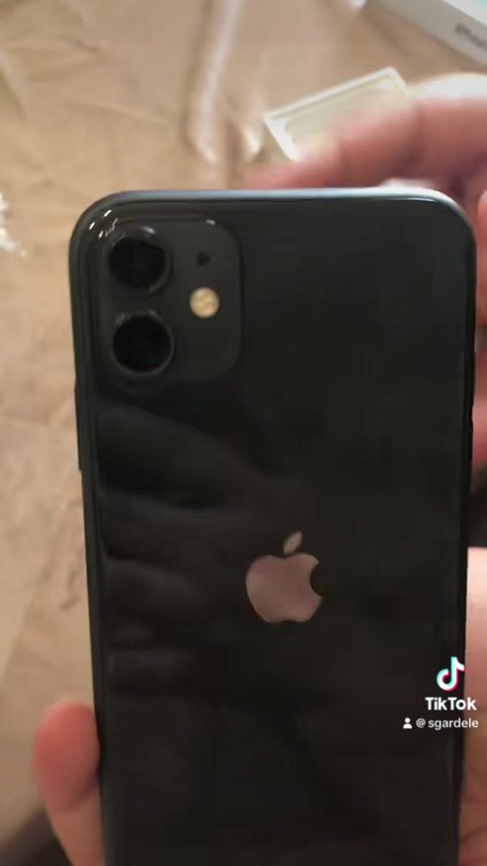 iPhone 11 unboxing