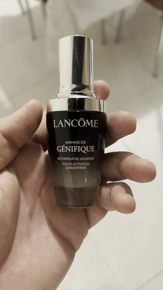 Top anti-aging Serum Lancôme Advanced Genifique 