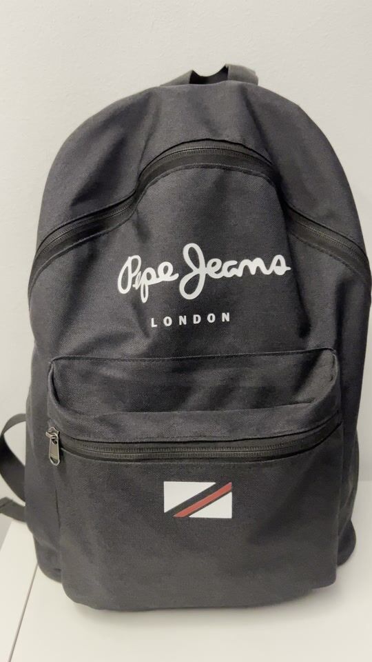 Το πιο cool backpack για το everyday σου🖤