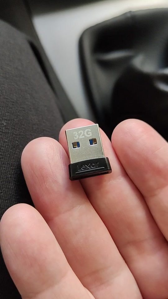 Αξιολόγηση για Lexar JumpDrive S47 32GB USB 3.1 Stick Μαύρο