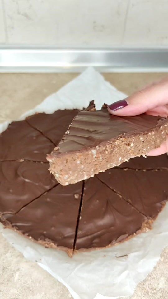 Chocolate bars with protein and oats