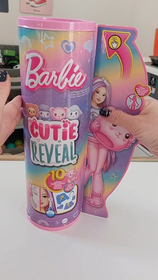 Dezvăluirea păpușii Barbie adorabile