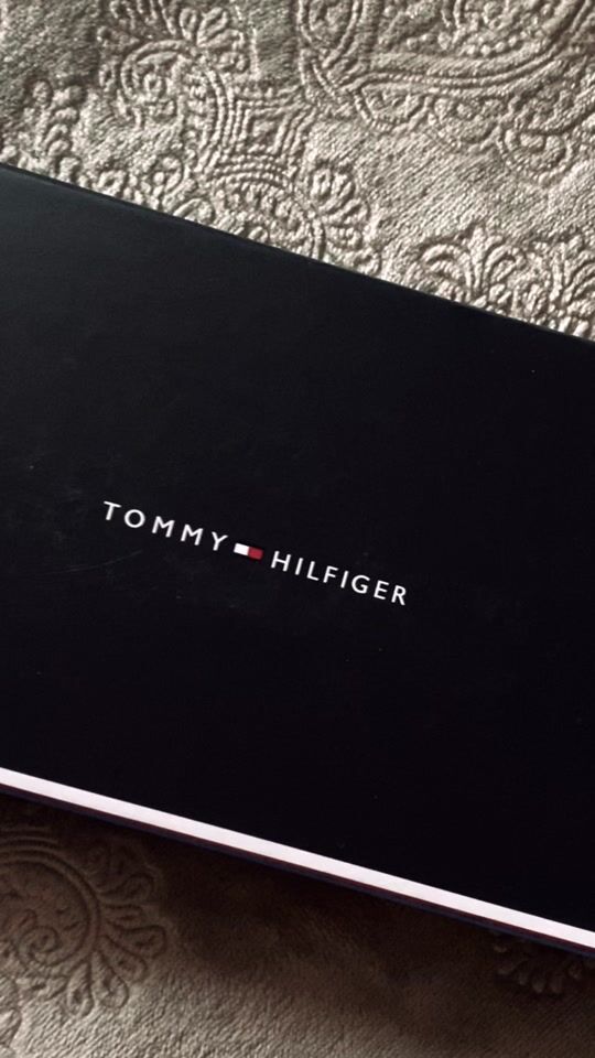 Unboxing my new Tommy Hilfiger wallet 🖤