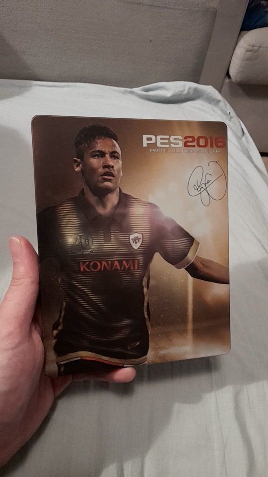 Pro Evolution Soccer 2016 Steelbook Edition PS4 Game (Used)