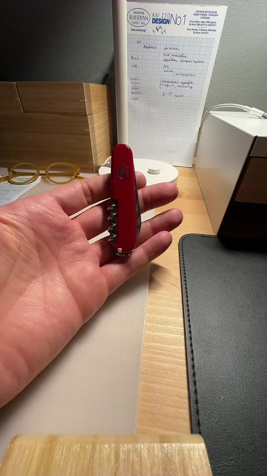 Prezentarea briceagului elvețian de buzunar Victorinox Spartan