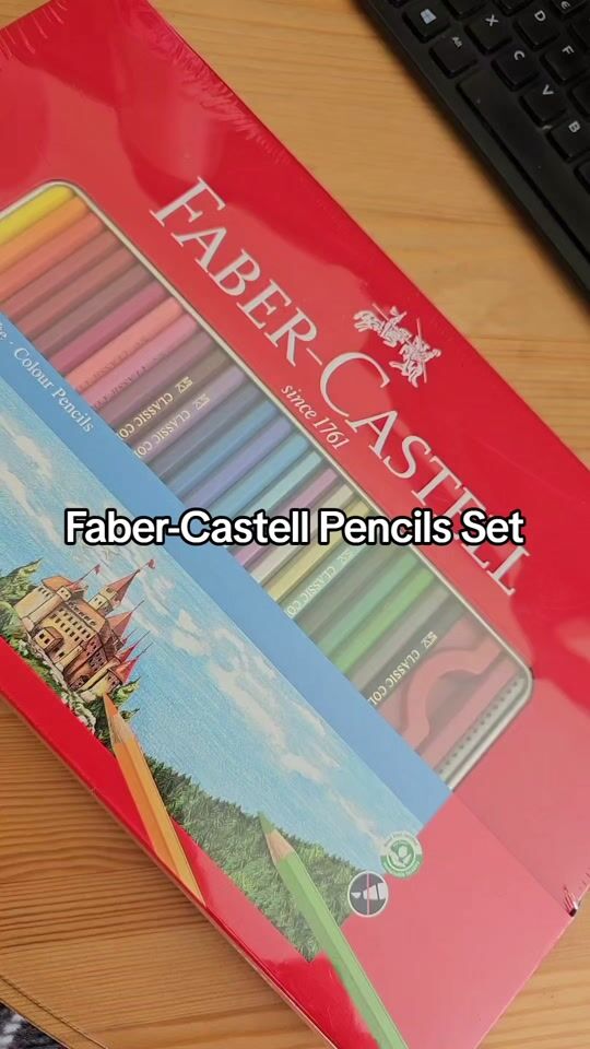 Set de creioane Faber-Castell în carcasa ?