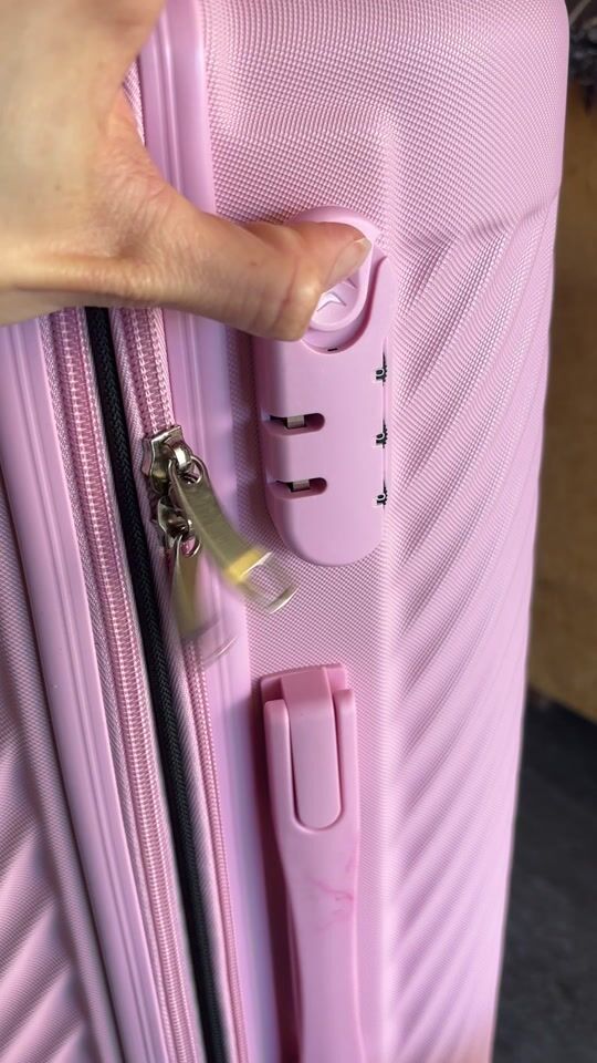 Unboxing the most beautiful suitcase for travels ✈️