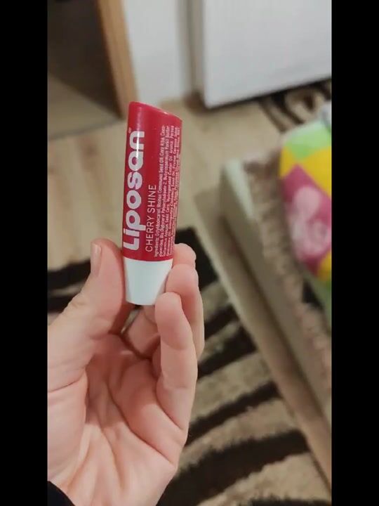 Überprüfung für Liposan Cherry Shine Lippenbalsam mit Farbe 4,8 g