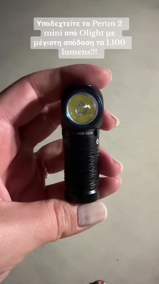 Mini prezentare a lanternei Perun 2 Mini cu o putere maximă de 1.100 de lumeni
