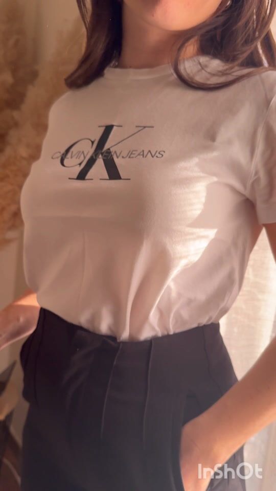 Γυναικείο t-shirt της εταιρίας Calvin Klein
