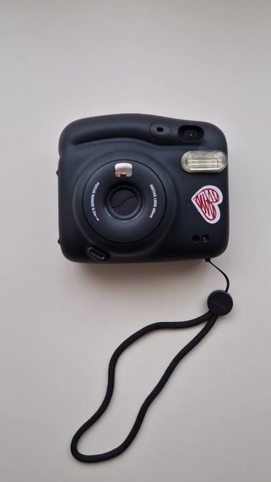 Fujifilm Sofortbildkamera Instax Mini 11 in Anthrazit Grau