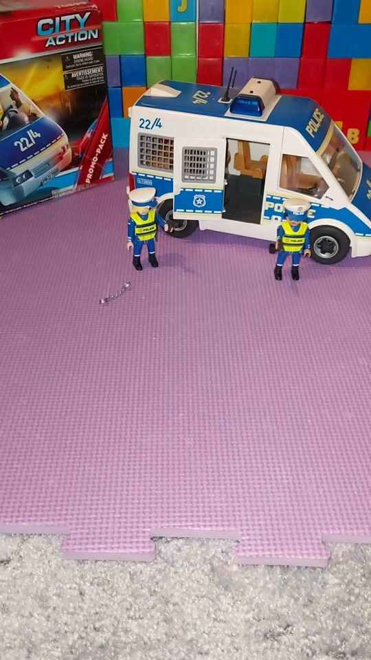 Fang die Diebe mit dem Playmobil Polizeibus