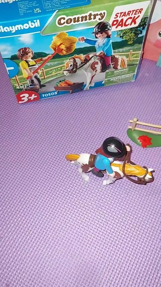 Playmobil Country: Taking Care of the Horse!