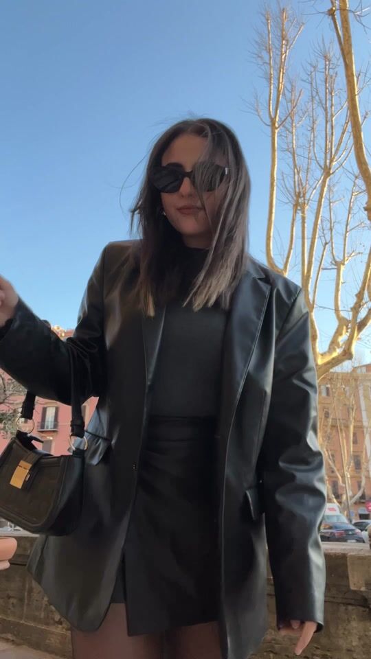 Simple Leather outfit for coffee in Rome