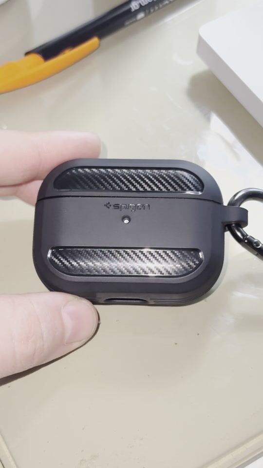 Review for Spigen Rugged Armor Silicone Case with Hook in Black color for Apple AirPods Pro
