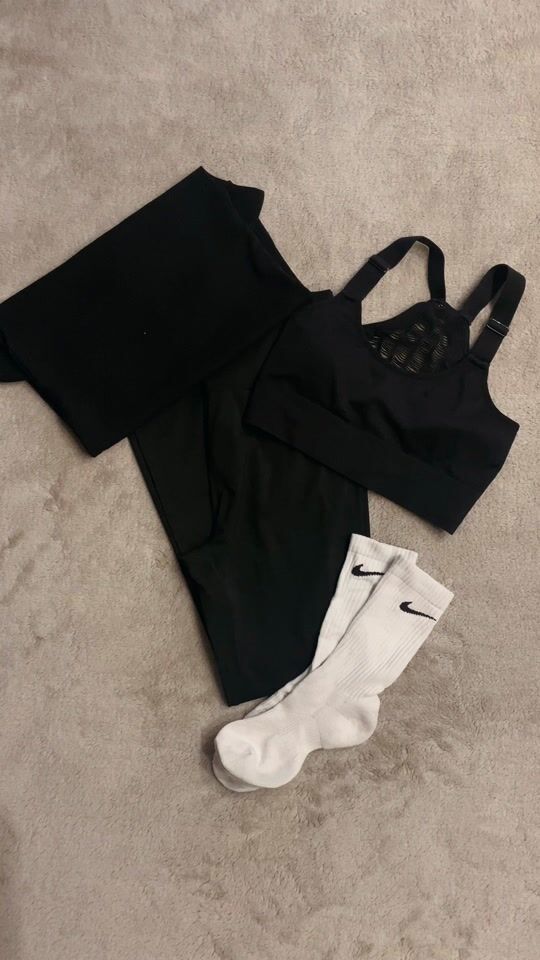 Gym outfit 💪🏼🖤
