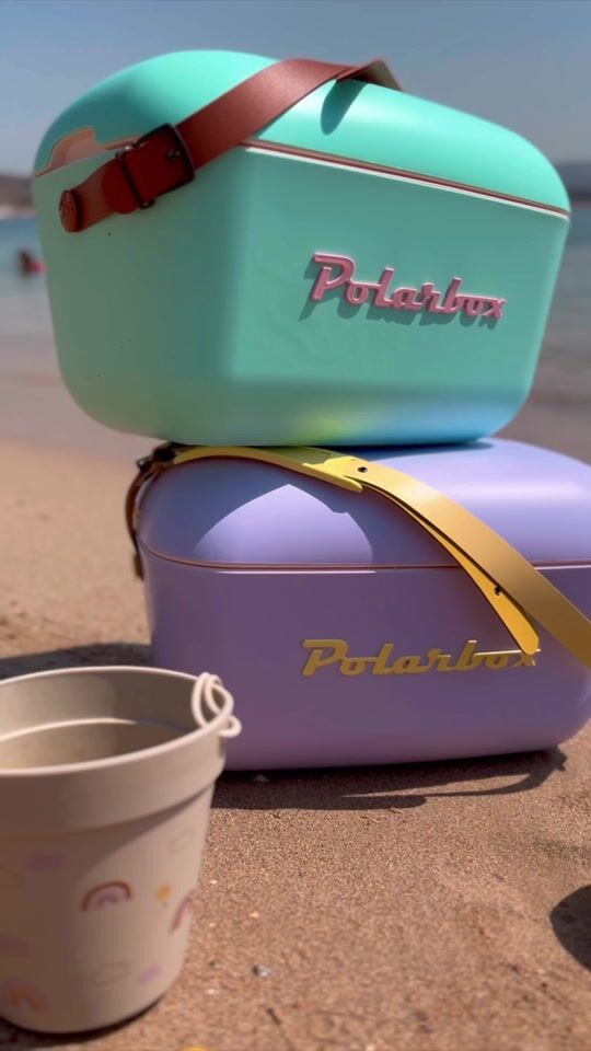 The most beautiful and practical cooler for the beach and excursions