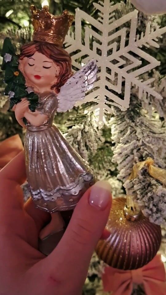 Christmas Angel Girl Figurines ??