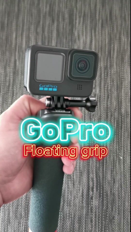 Pentru a nu-ți pierde camera în apă: Grep flotant pentru Gopro