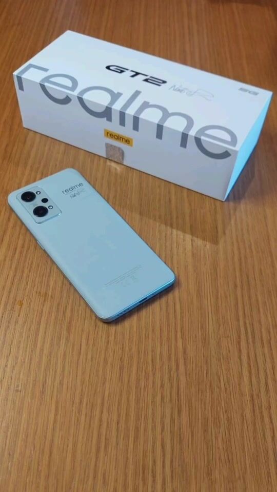 Realme GT2. Frumos, rapid și accesibil.