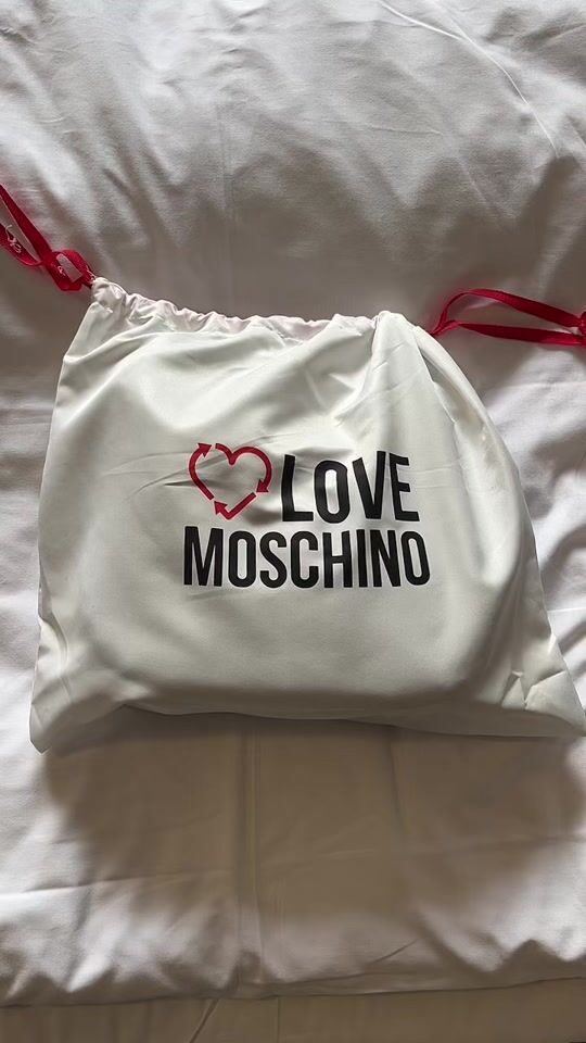 I love Moschino 🤩🩷