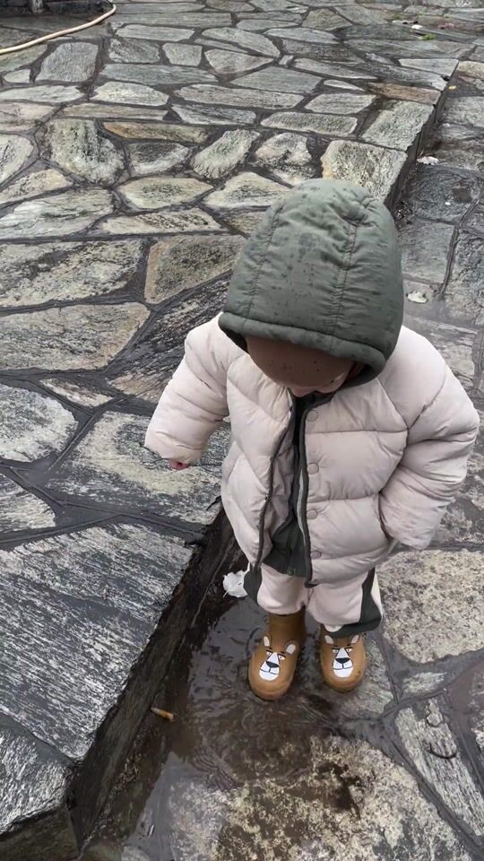 Neutral colors🌿🍂 kids fashion 👦 rainy days 🌧️