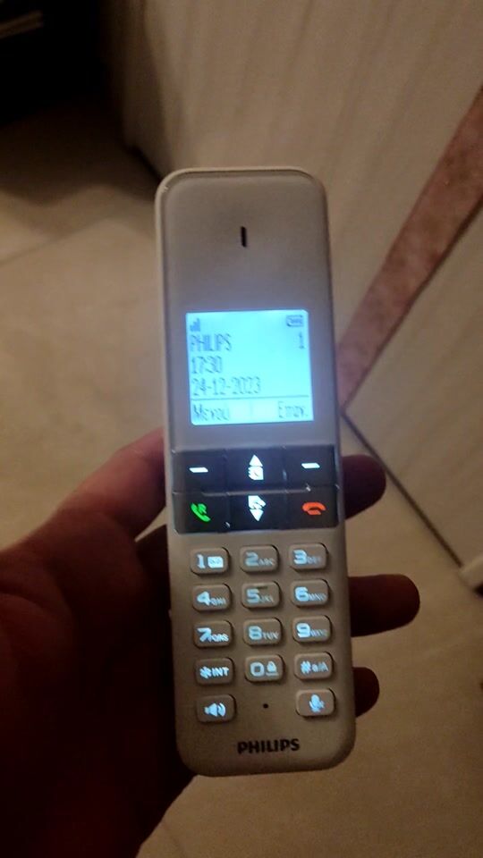 Ασύρματο τηλέφωνο με ανοιχτή ακρόαση Philips D4701W